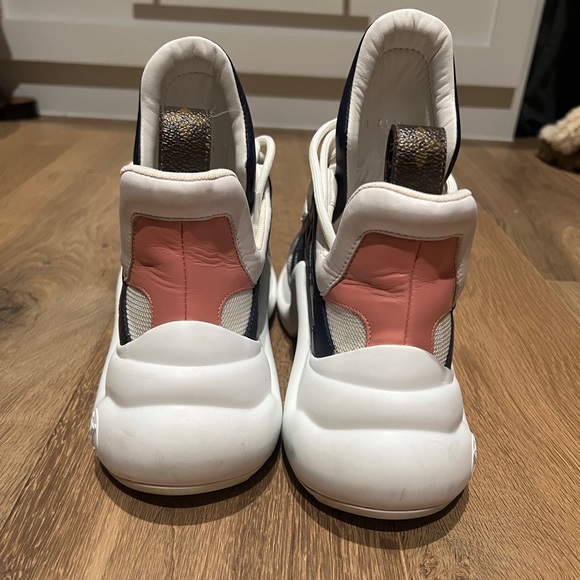 Louis Vuitton LV Archlight Sneaker - Picture 4 of 10